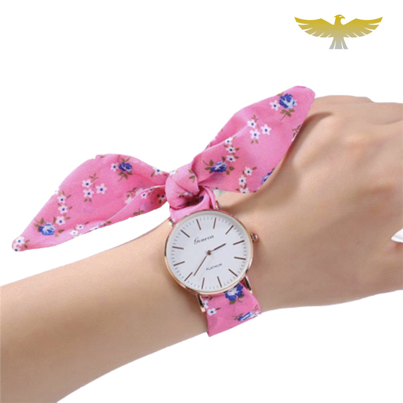 Montre avec bracelet foulard rose à fleurs bleues