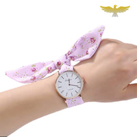 Montre avec bracelet foulard rose à fleurs