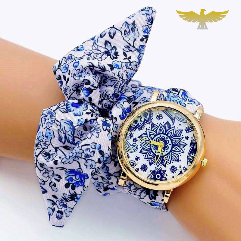 MONTRE FOULARD ROSACE BLEUE ET BLANCHE QUARTZ